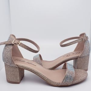 Beautiful Champagne color size 9